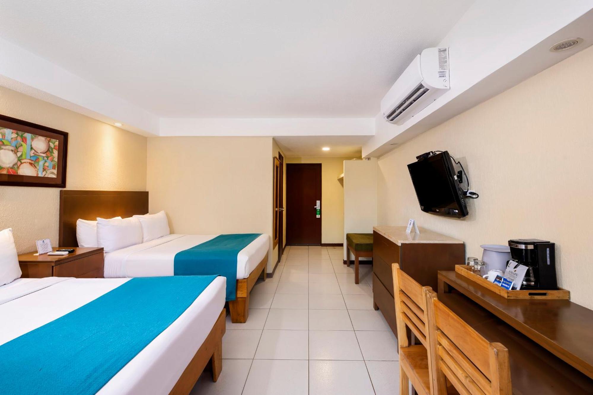 Double Room Two Double Beds Balcony Garden View Non-Smoking
