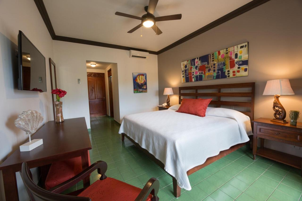 Deluxe Room 1 King Bed